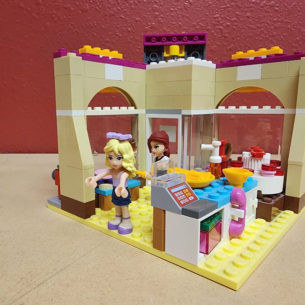LEGO FRIENDS: Downtown Bakery (41006) with Manual - Picture 3 of 11